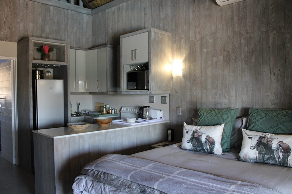 Bed and Kitchenette