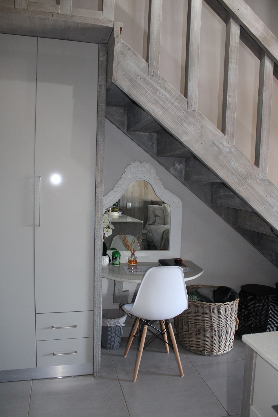 Small dressing table